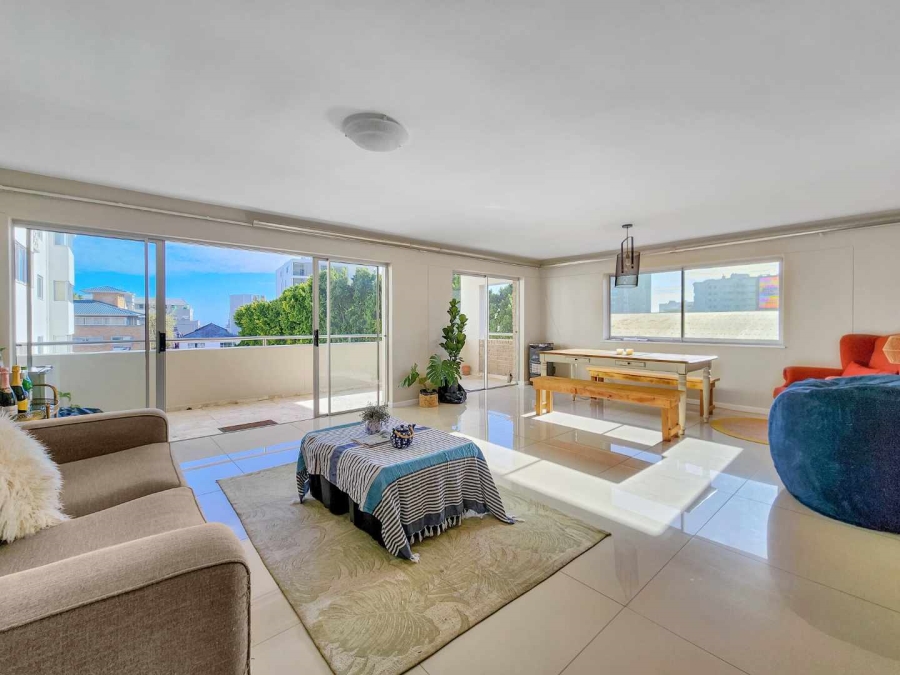 To Let 3 Bedroom Property for Rent in Sea Point Western Cape